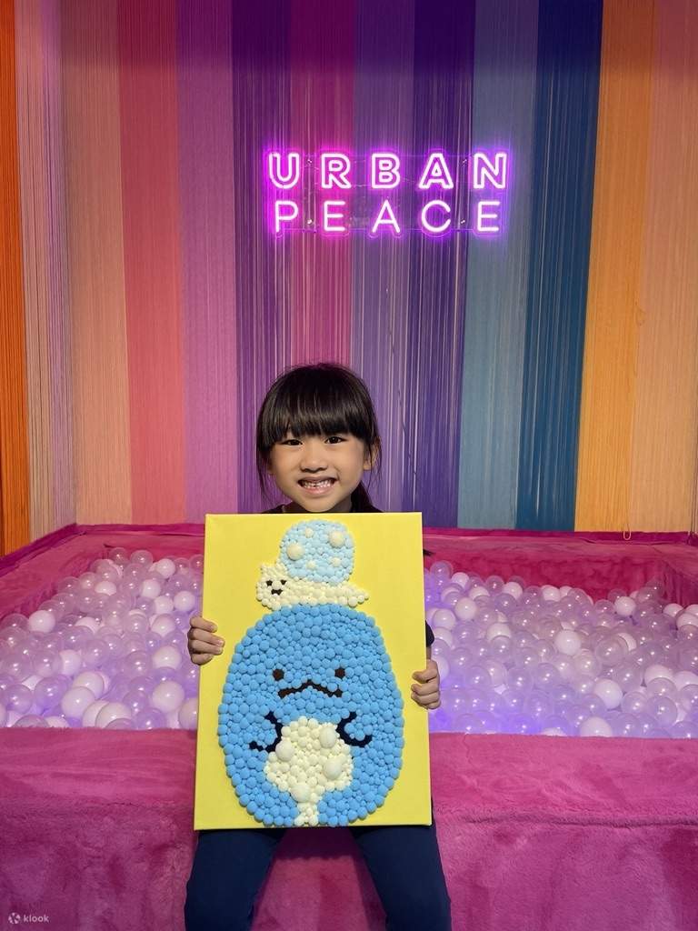 URBANPEACE - Lukisan Bebola Bulu | Cermin Bebola Bulu | Kwun Tong